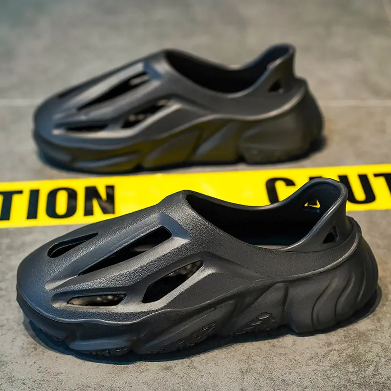 Men Trend New Summer Slippers EVA Soft Bottom Cloud Slides Light Beach Shoes Male Suitable Indoor and Outdoor