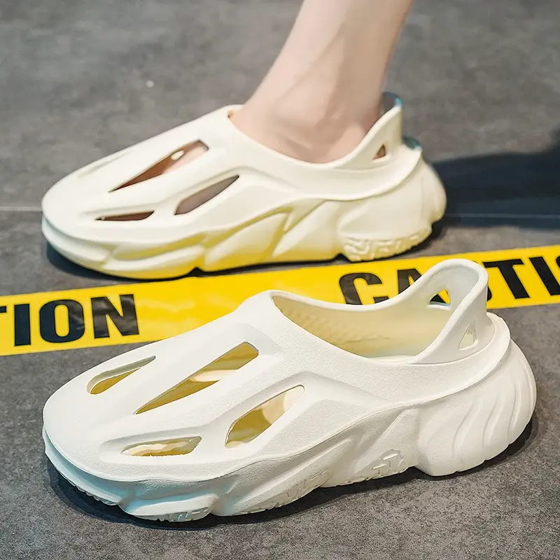 Men Trend New Summer Slippers EVA Soft Bottom Cloud Slides Light Beach Shoes Male Suitable Indoor and Outdoor