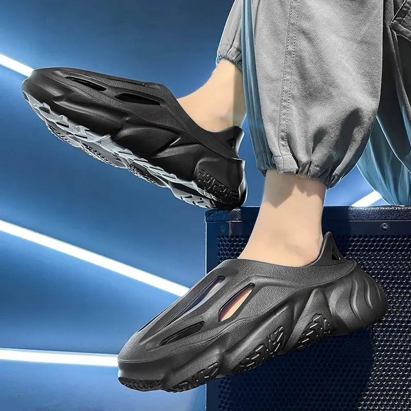 Men Trend New Summer Slippers EVA Soft Bottom Cloud Slides Light Beach Shoes Male Suitable Indoor and Outdoor