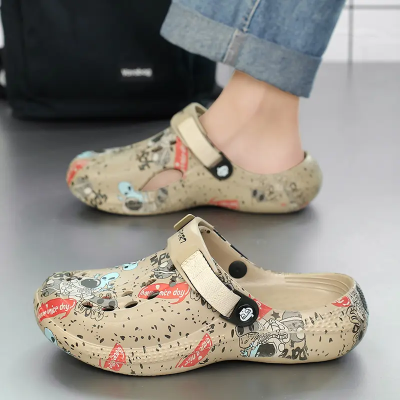 2025 Summer Men's Sandals New Home Garden Shoes Comfortable and Lightweight Men Slippers Non-Slip Soft Bottom Flip Flop Sandals