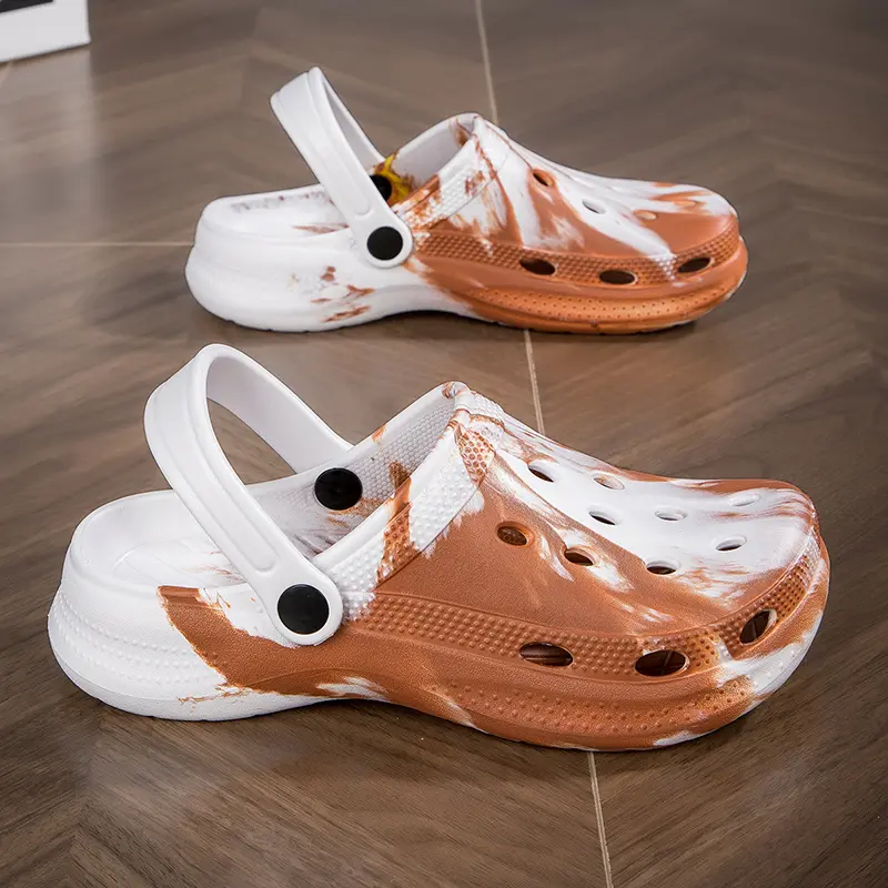 Summer Couple Clog Shoes Fashion Sandals Waterproof Slippers Men Shoes Outdoor Soft Sole Shoes Clogs EVA Beach Home Slipper