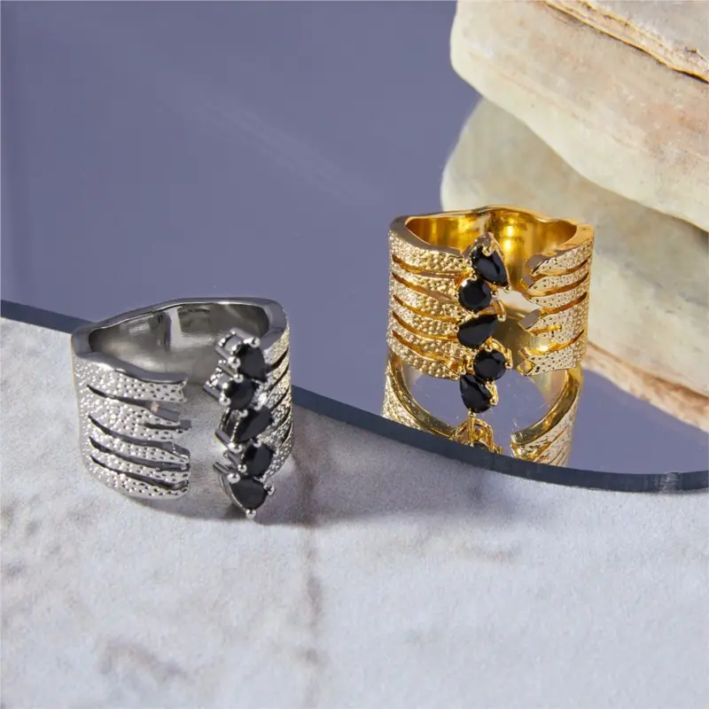 Hip Hop Punk Style Black CZ Cubic Zircon Rings For Women Gold Silver Color Rough Hammer Strike Pattern Women's Open Finger Ring