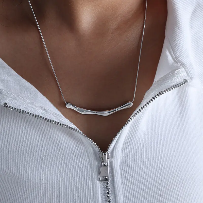 Minimalist Aesthetic Necklaces In Stainless Steel With 18k Gold Plated Waterproof Non Tarnish Mobile Pendant Necklace For Women