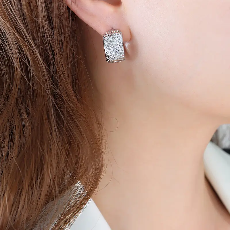  New Earrings Vintage Embossed Brass Earrings Cool Style C-shaped Simple And Versatile High-grade Earrings