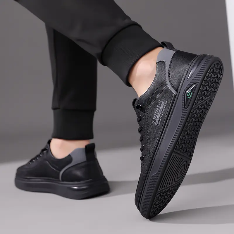 Outdoor Mens All-match Skate Shoes Leisure Walk Men Sneakers Vintage Style Walking Footwear Non-Slip Male Casual Leather Shoes