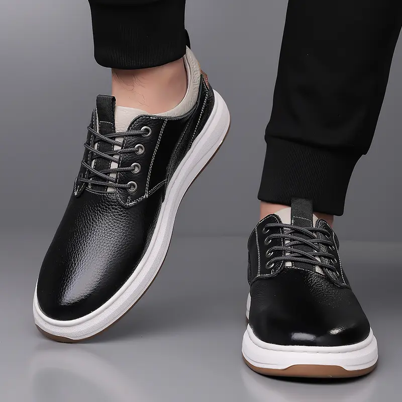 Men's Leather Casual Shoes Breathable Soft Comfortable Skate Shoes Outdoor Slip-On Walking Shoes for Men New Fashion Sneakers