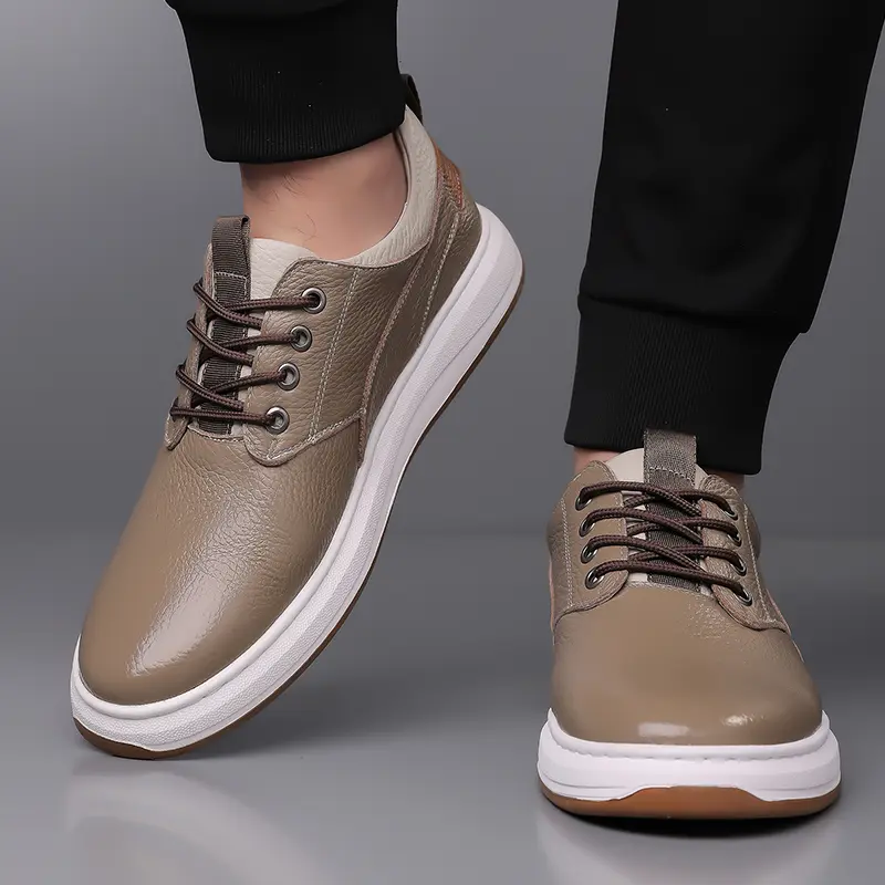 Men's Leather Casual Shoes Breathable Soft Comfortable Skate Shoes Outdoor Slip-On Walking Shoes for Men New Fashion Sneakers