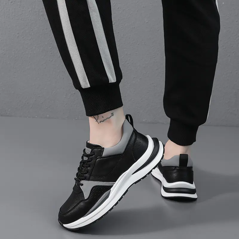 Luxury Brand Male Board Shoes Lightweight Men Casual Flats  Lace Up Outdoor Shoes for Men Vulcanize Shoes Hot Sale Man Sneakers
