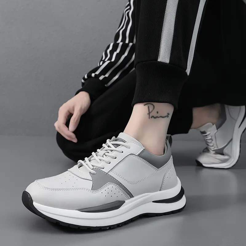 Luxury Brand Male Board Shoes Lightweight Men Casual Flats  Lace Up Outdoor Shoes for Men Vulcanize Shoes Hot Sale Man Sneakers
