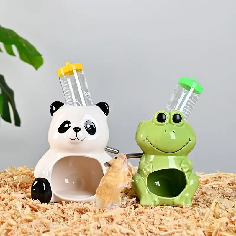 Hamster Supplies, Ball Kettle, Water Dispenser, Leak-proof Water Feeder, Water Dispenser, Small Gold Bear Drinking Kettle.