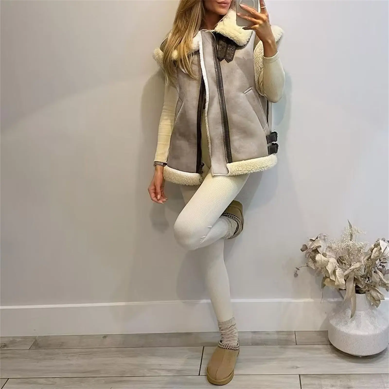 Combhasaki Womens Fuzzy Fleece Vest Patchwork Stand Collar Sherpa Waistcoat Winter Casual Outdoor Sleeveless Suede Jacket Coat