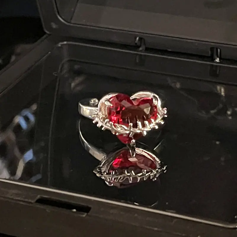 Goth Red Crystal Heart Irregular Ring for Women Girls Punk Adjustable Thorn Love Dark Finger Rings Fashion Party Jewelry Gifts