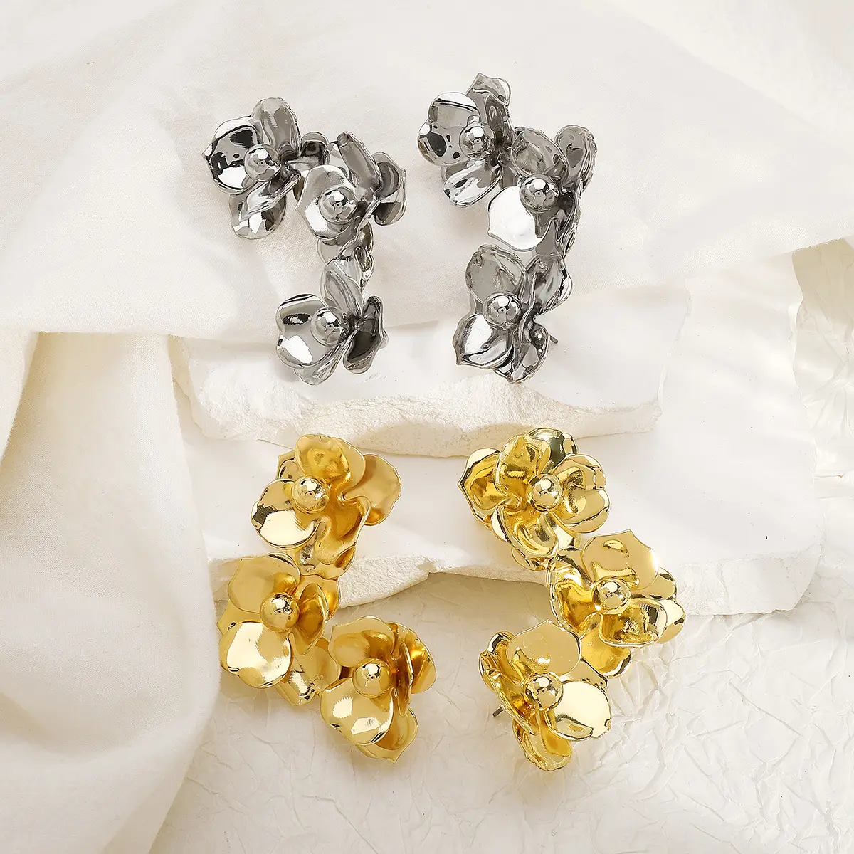 Exaggerated Earrings Floral Design for Ladies Exquisite Luxurious Fashionable Retro Versatile Heavy Industry Symmetrical Banquet