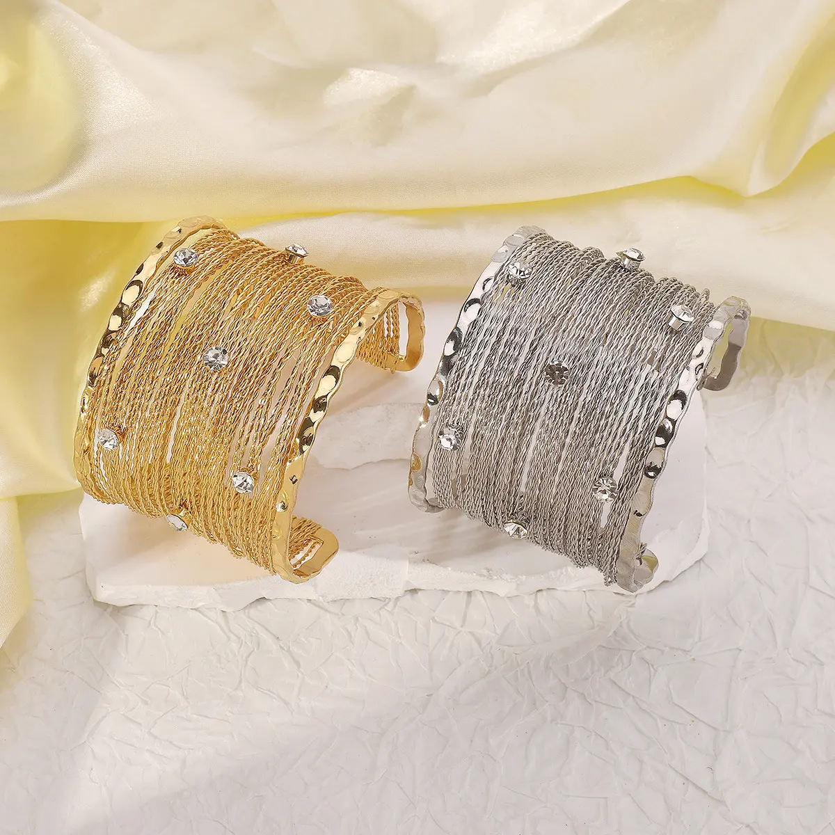 Vintage Multilayer Metal Wires Open Cuff Bangles for Women Exaggerated Punk Rhinestone Arm Bracelet Grunge Jewelry Steampunk