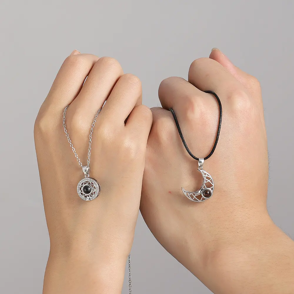 Fashion Couple Matching Necklace Sun Moon Necklaces for Lovers Gift Heart Magnetic Paired Pendant Jewelry Chain Choker 2 Pcs/set