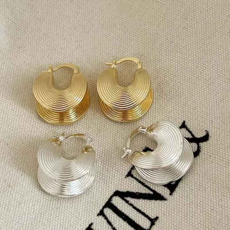 Fashion Metal Irregular Striped Ear Buckle Earrings for Women Creative Gold Color Geometric Fan Shaped Earrings Jewelry Gifts