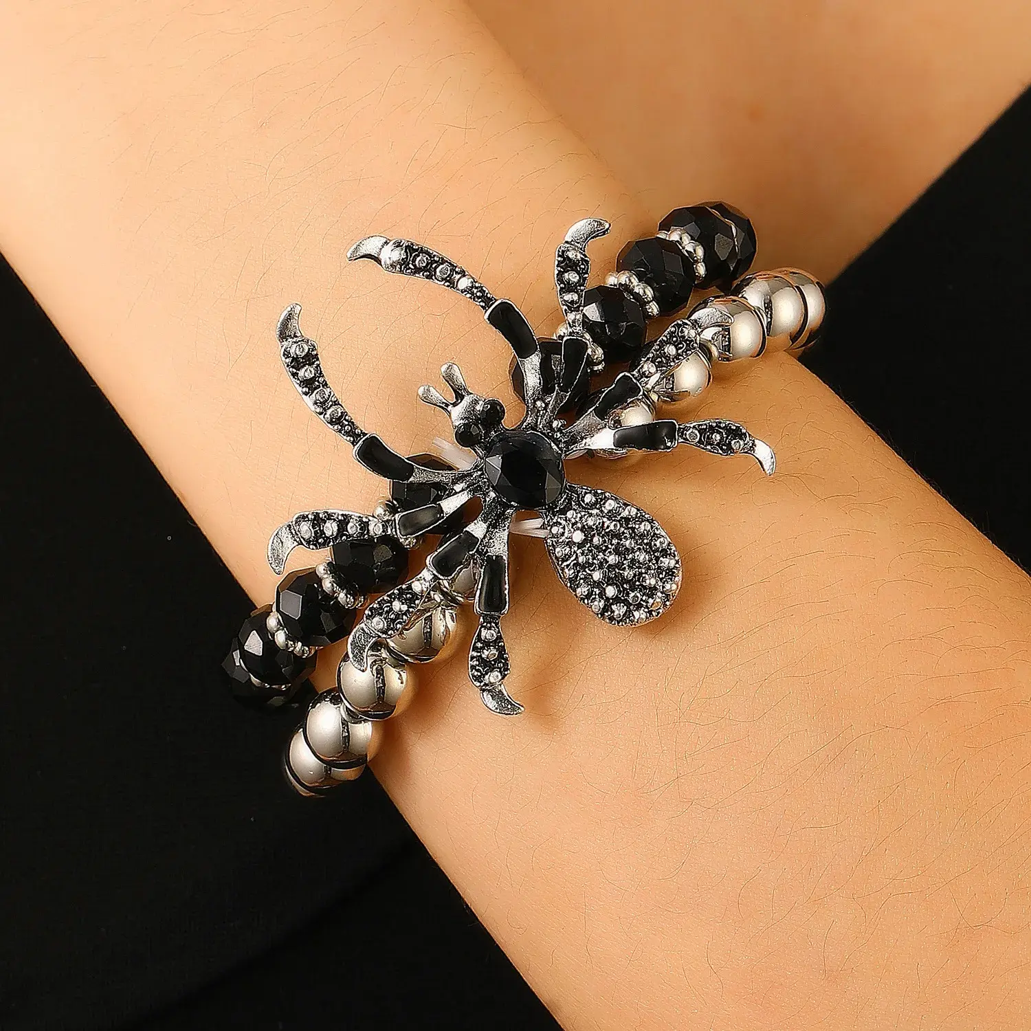 Gothic Dark Spider Necklace Bracelet Ring Set for Women Exaggerated Black Crystal Spider Halloween Accessories Jewelry Set Party