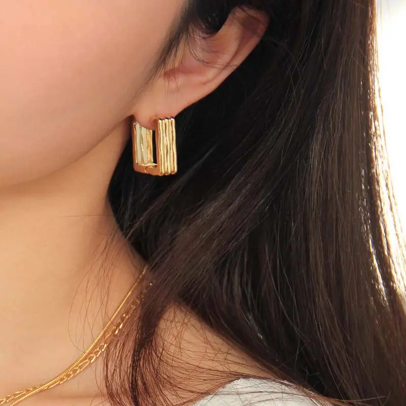 Fashion Metal Square Hoop Earrings for Women Simple Gold Color Stripe Geometric Personality Ear Buckle Jewelry Party Gifts