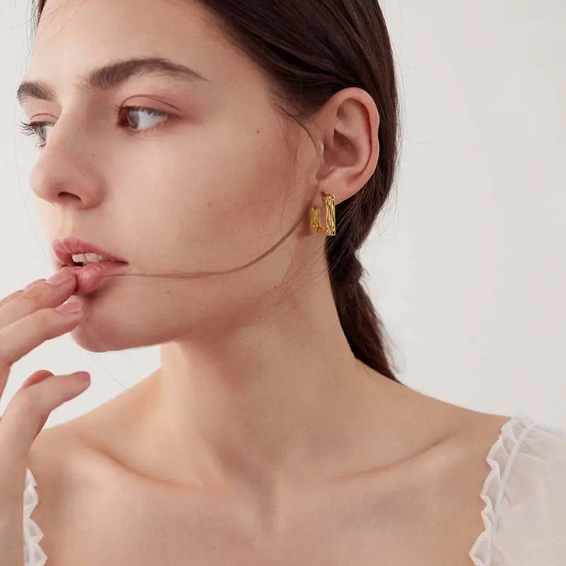 Fashion Metal Square Hoop Earrings for Women Simple Gold Color Stripe Geometric Personality Ear Buckle Jewelry Party Gifts