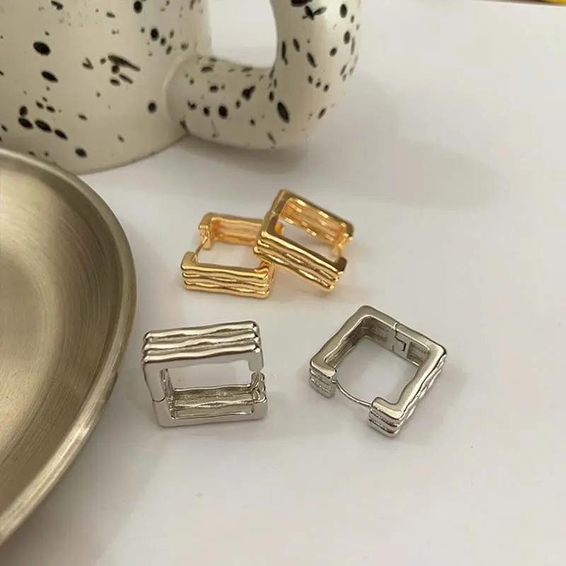 Fashion Metal Square Hoop Earrings for Women Simple Gold Color Stripe Geometric Personality Ear Buckle Jewelry Party Gifts