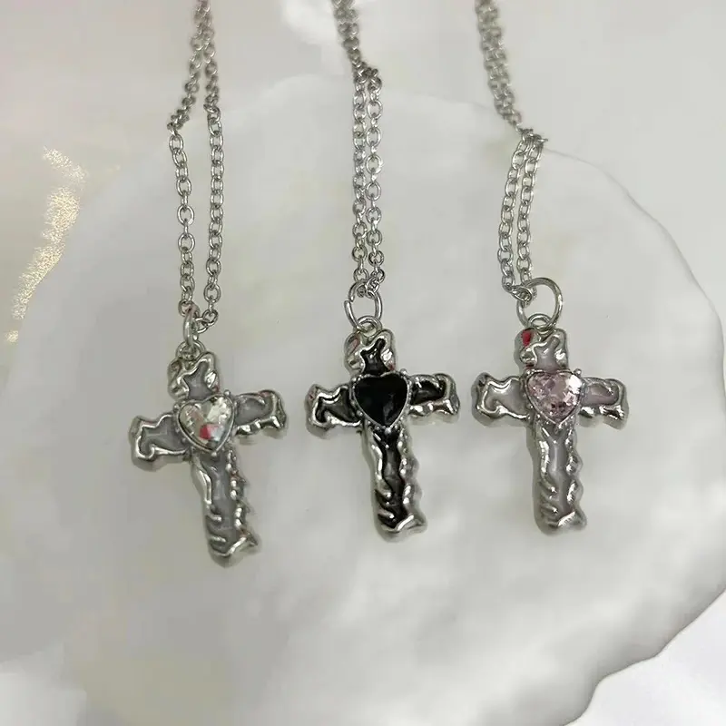 Y2K Gothic Heart Zircon Cross Necklace Black Crystal Punk New Love Cross Chain Pendant Necklace for Woman Daily Wear Jewelry