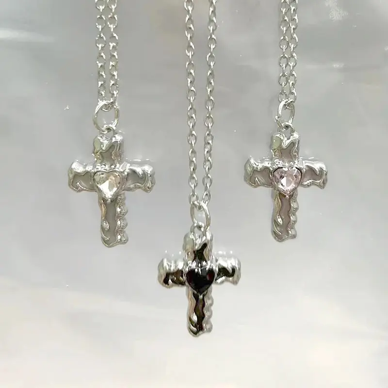 Y2K Gothic Heart Zircon Cross Necklace Black Crystal Punk New Love Cross Chain Pendant Necklace for Woman Daily Wear Jewelry