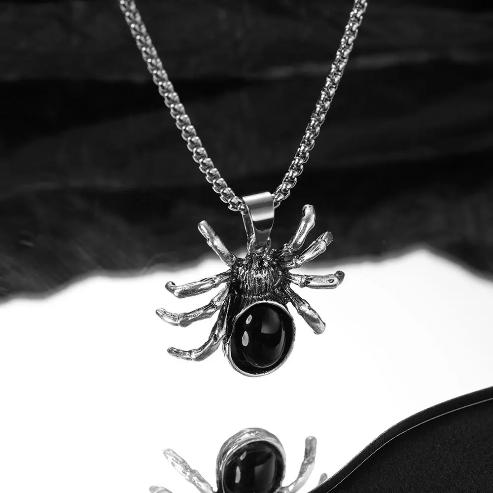 Gothic Black Spider Pendant Necklace for Women Dark Red Black Crystal Vintage Personality Choker Accessories Fashion Jewelry