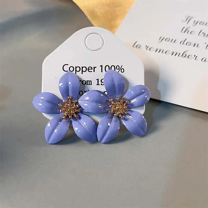 Elegant White Dripping Oil Flower Stud Earrings for Women Exquisite Metal Geometric Temperament Earrings Wedding Jewelry Gifts