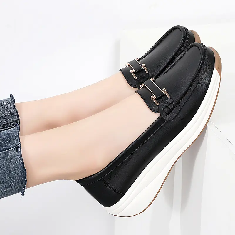 Leather Designer New Women's Flat Shoes Plus Size 35-43 Casual Sneakers Mom Light Fashion Comfortable Walking Shoes for Women