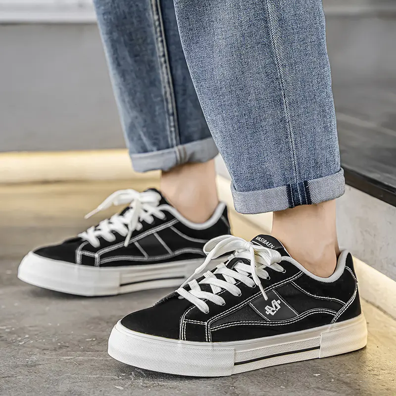 Canvas Shoes Men Split Leather Solid Color Spring Outdoors Lace-up Shoes Casual Flat Low-top Round-toe New Retro Style Classic