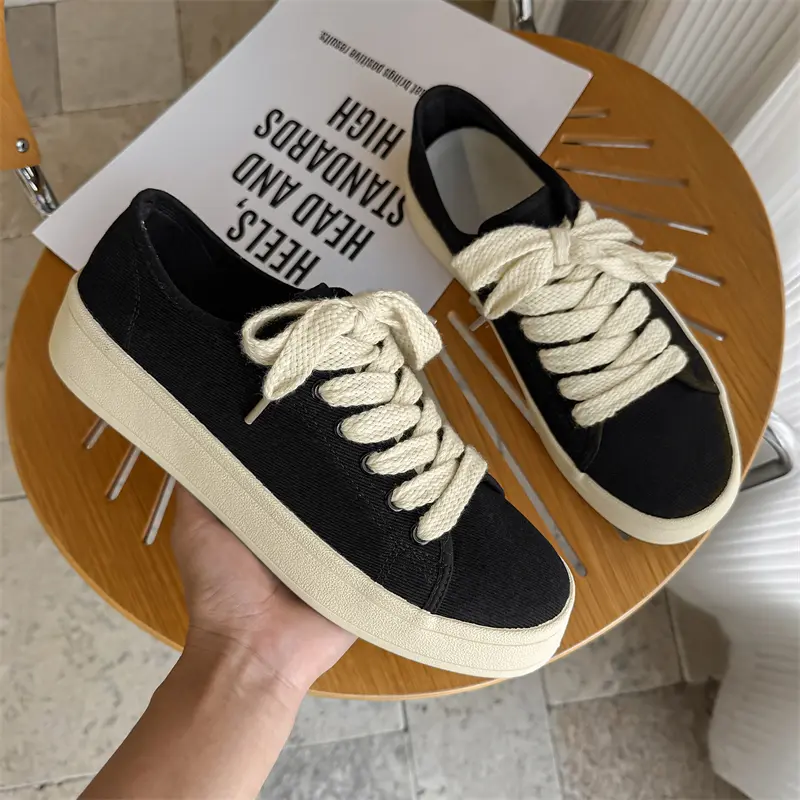 Men Shoes Casual Canvas Shoes Breathable Flats Leisure Male Vulcanized Shoes Walking Sneakers Solid Color Board Shoes Low Top