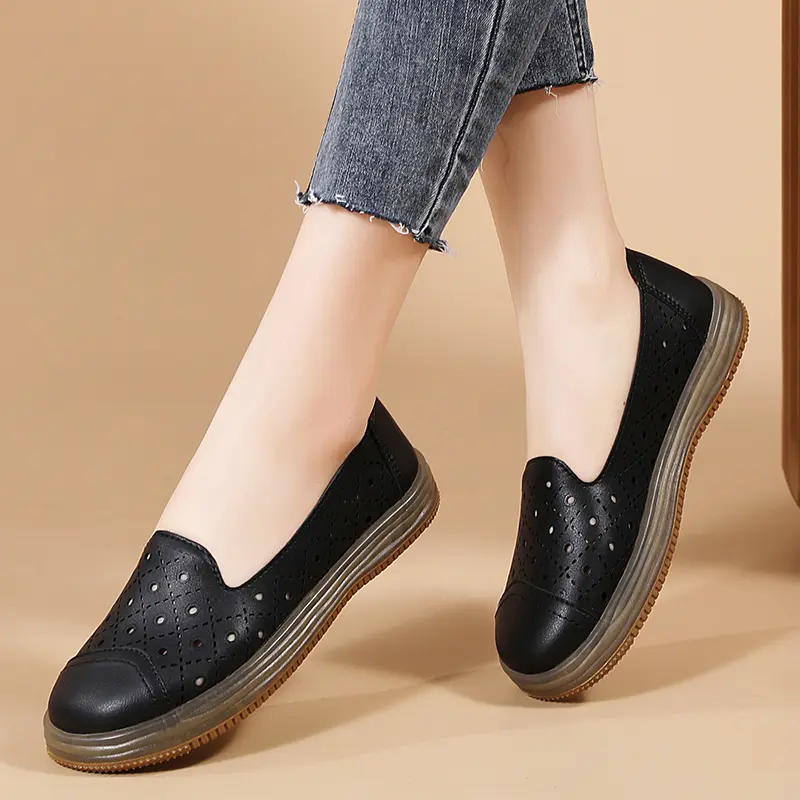 Women Flats Fashion Genuine Leather Outdoor Nurse Shoes Moccasins Flat Shoes Slip On Women's Shoes Soft Zapatos Mujer Plus Size