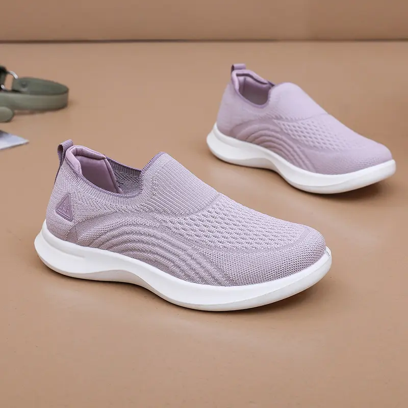 Womens Shoes Spring and Autumn New Men Style Casual Walking Shoes Slip on Soft Sole Mom Shoes Fashionable Sports Shoes