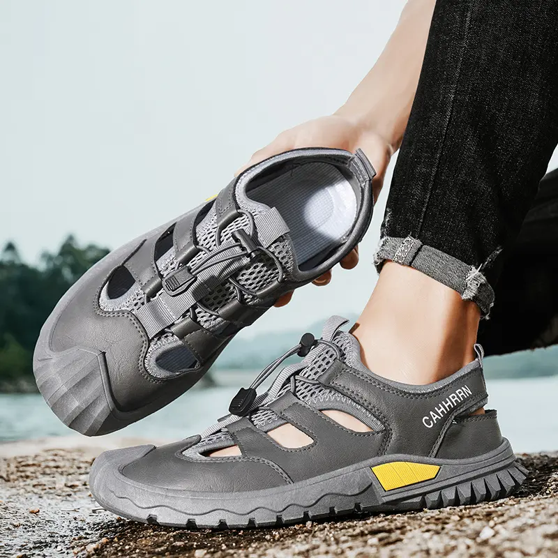 2025 Vintage Classic Mens Sandals Summer Men Outdoor Casual Sandal Water Wading Sandals Hollowed Out Breathable Driving Roman