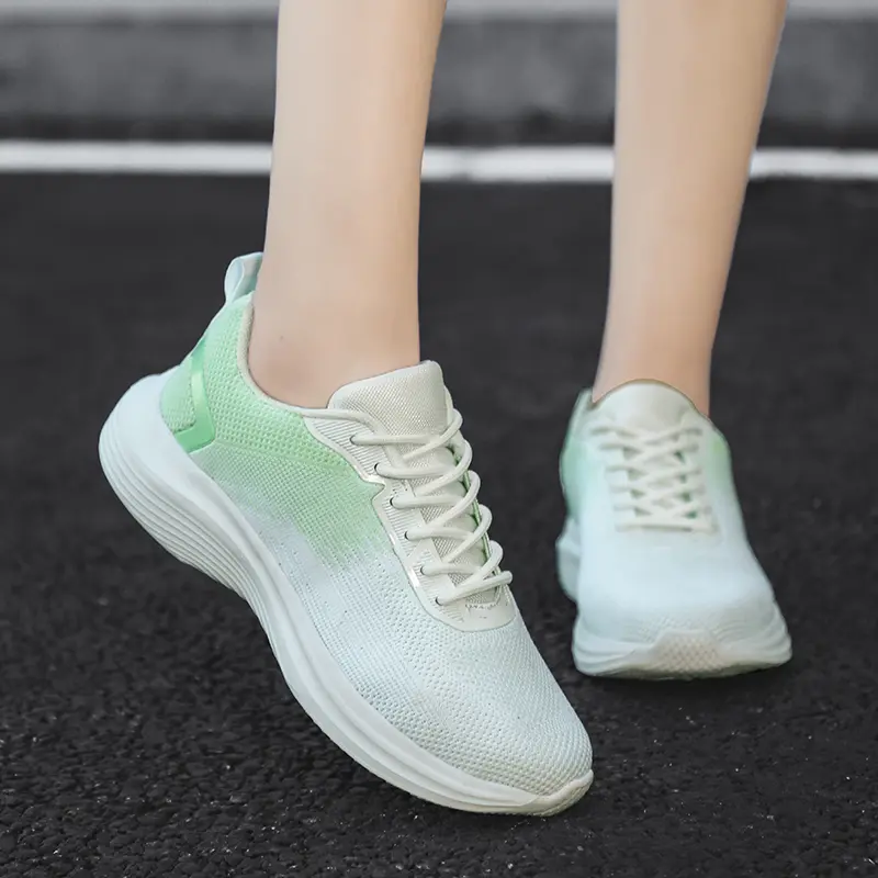 Sneakers Women Lightweight Summer Mesh Breathable Comfortable Outdoor Flat Breathable Big Size Running Shoes Fashionable Anti Sl