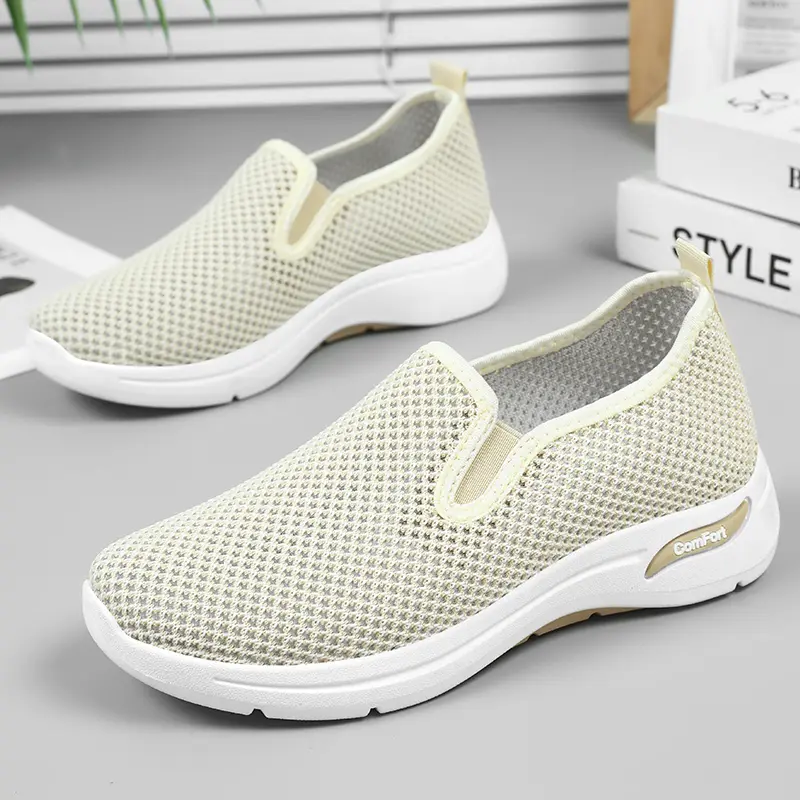 Summer Women's Soft-soled Mother's Shoes, One-foot Wear with Perforated Mesh, Breathable, Casual and Comfortable Single Shoes