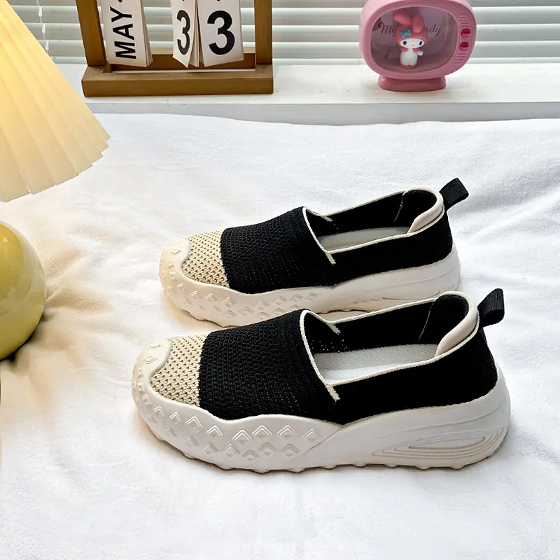 Women 2025 Summer Flat Shoes Lightweight Comfortable Casual Breathable Mesh Fashionable Slip on Mesh Sports Shoes Anti Slip