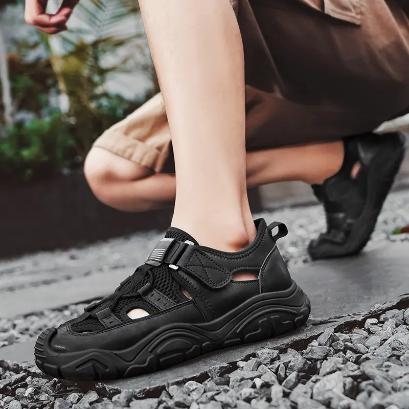 2025 New Men's Summer Breathable Hollow-Out Sandals Covered-Toe Lightweight Outdoor Hiking Beach Casual Trendy Non-Slip Footwear