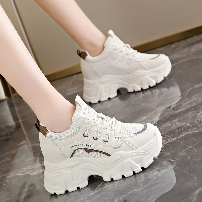 Thick Soled Women's Sports Shoes 2024 New Mesh Soft Sole Increased Height Inside Versatile Casual Sports Shoes
