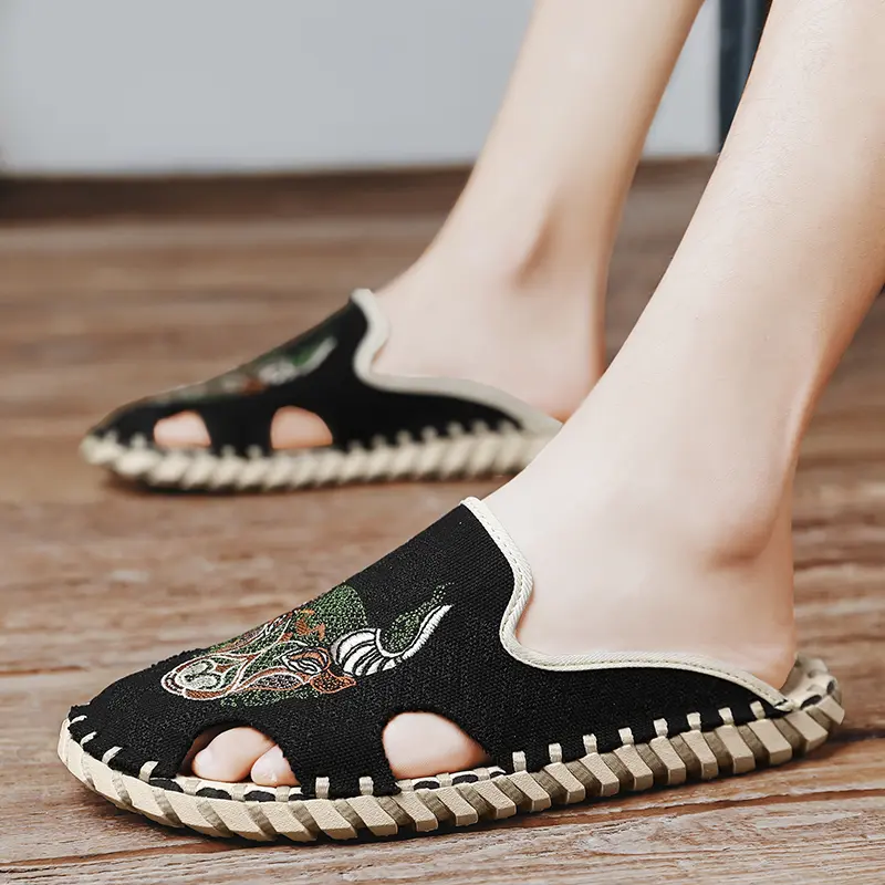 Men Canvas Embroidered Close Toe Slippers Handmade Mens Embroidery Summer Flat Shoes Comfortable Denim Shoes for Man