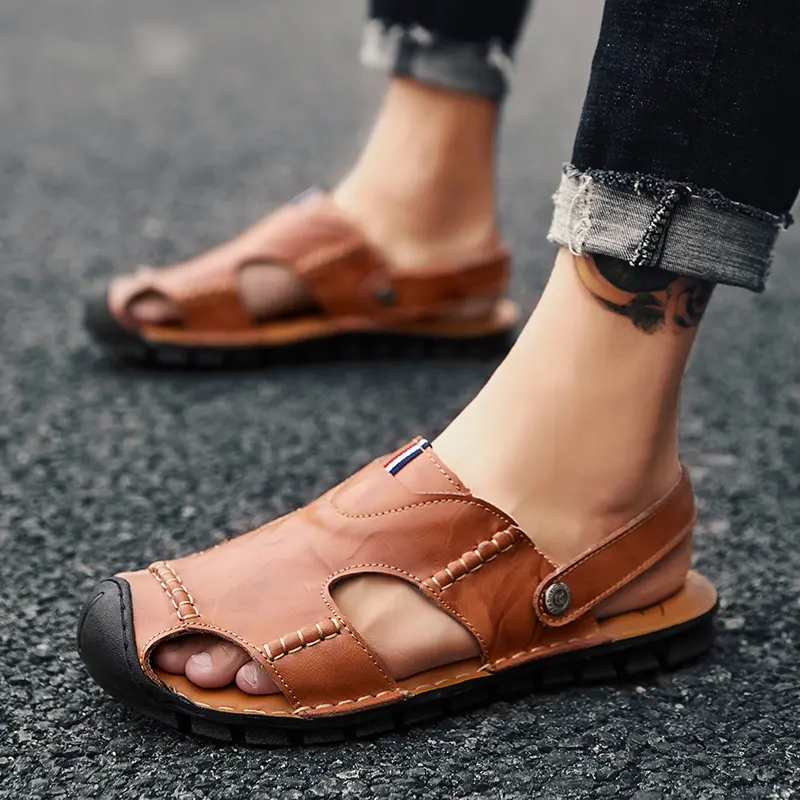 Summer Sandals Men Leather Classic Hollow Out Roman Sandals 2025 Slipper Outdoor Sneaker Beach Water Trekking Footwear