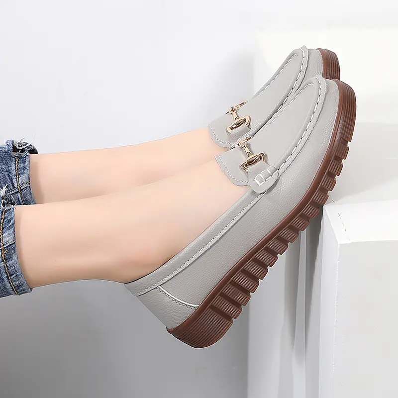 Casual Shoes Flat Women's Loafers Leather Lightweight Non-slip New Fashion Spring Summer Casual Mother Shoes Plus Size