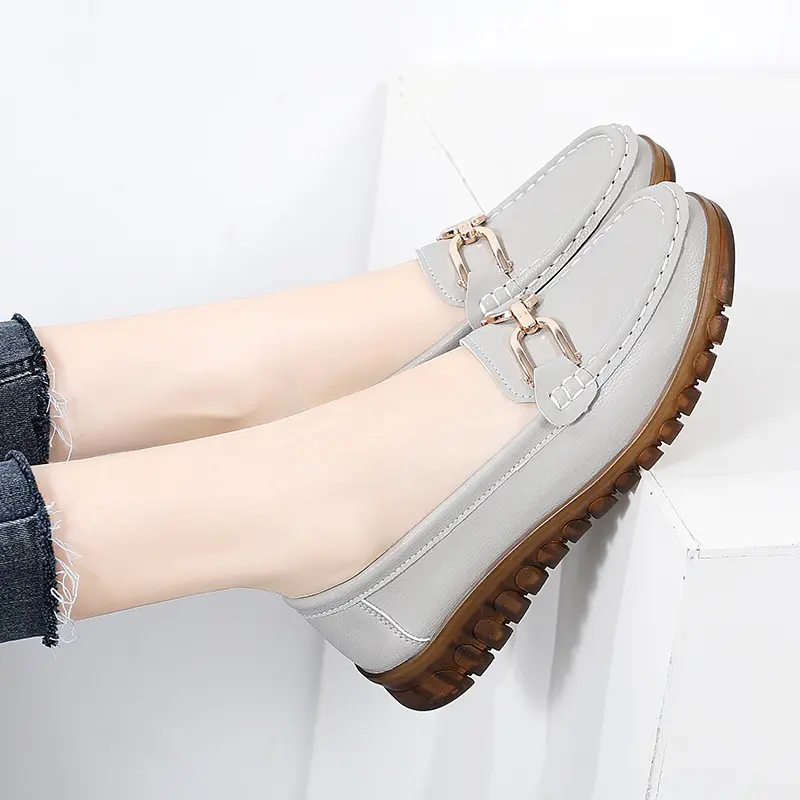 Women Flats Fashion Genuine Leather Wedge Retro Women Shoe Tassel Women's loafers Slip On Soft Women's moccasins Plus Size