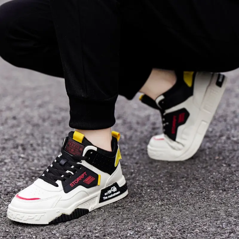 Men's Sports Shoes High-top Four Seasons Outdoor Casual Breathable Running Shoes Thick Bottom Fashion Non-slip Sneakers