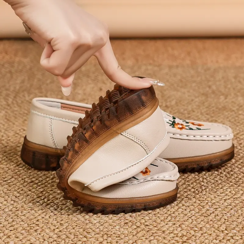 Large 42 Embroidered Soft Bottom New Leather Single Shoes Women Sports Casual Flat Soles Comfortable Lace-up Women All Fashion