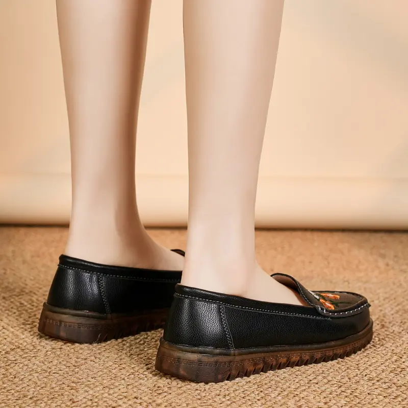 Large 42 Embroidered Soft Bottom New Leather Single Shoes Women Sports Casual Flat Soles Comfortable Lace-up Women All Fashion