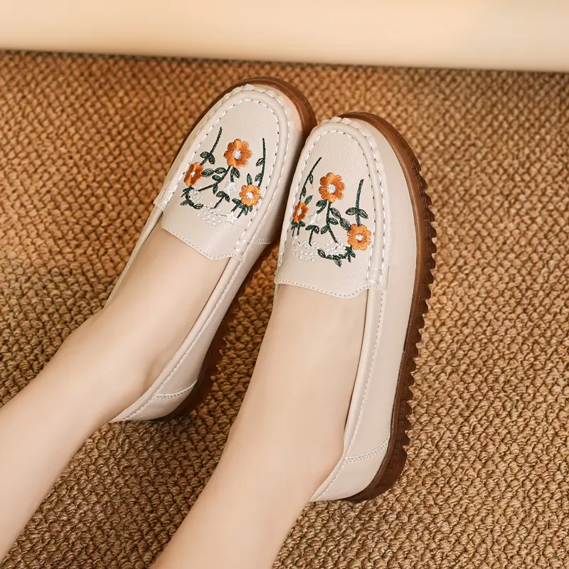 Large 42 Embroidered Soft Bottom New Leather Single Shoes Women Sports Casual Flat Soles Comfortable Lace-up Women All Fashion