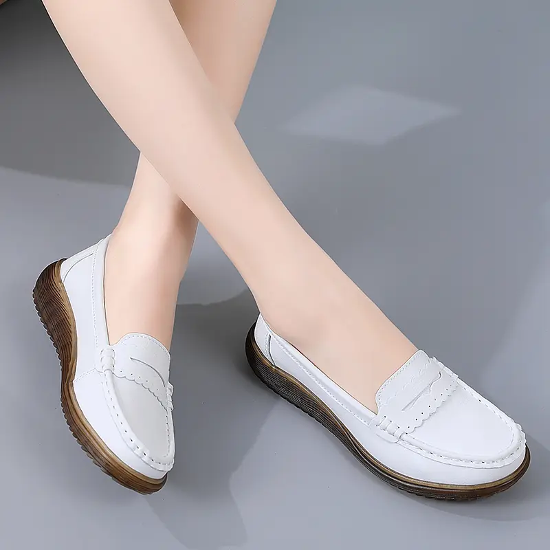 Leather Single Shoes Casual Mother Shallow Mouth Loafers Korean Version Soft Soled Round Head Set Foot Picture Doudou Shoes