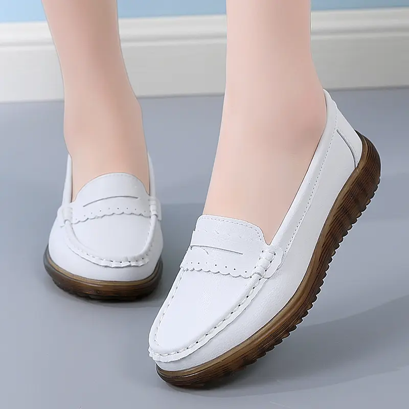 Leather Single Shoes Casual Mother Shallow Mouth Loafers Korean Version Soft Soled Round Head Set Foot Picture Doudou Shoes