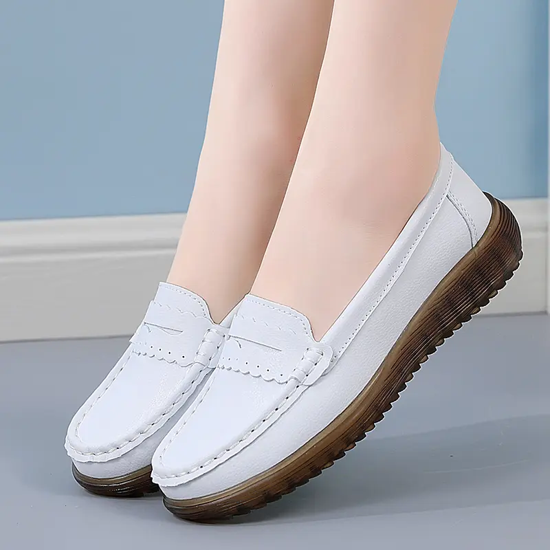 Leather Single Shoes Casual Mother Shallow Mouth Loafers Korean Version Soft Soled Round Head Set Foot Picture Doudou Shoes